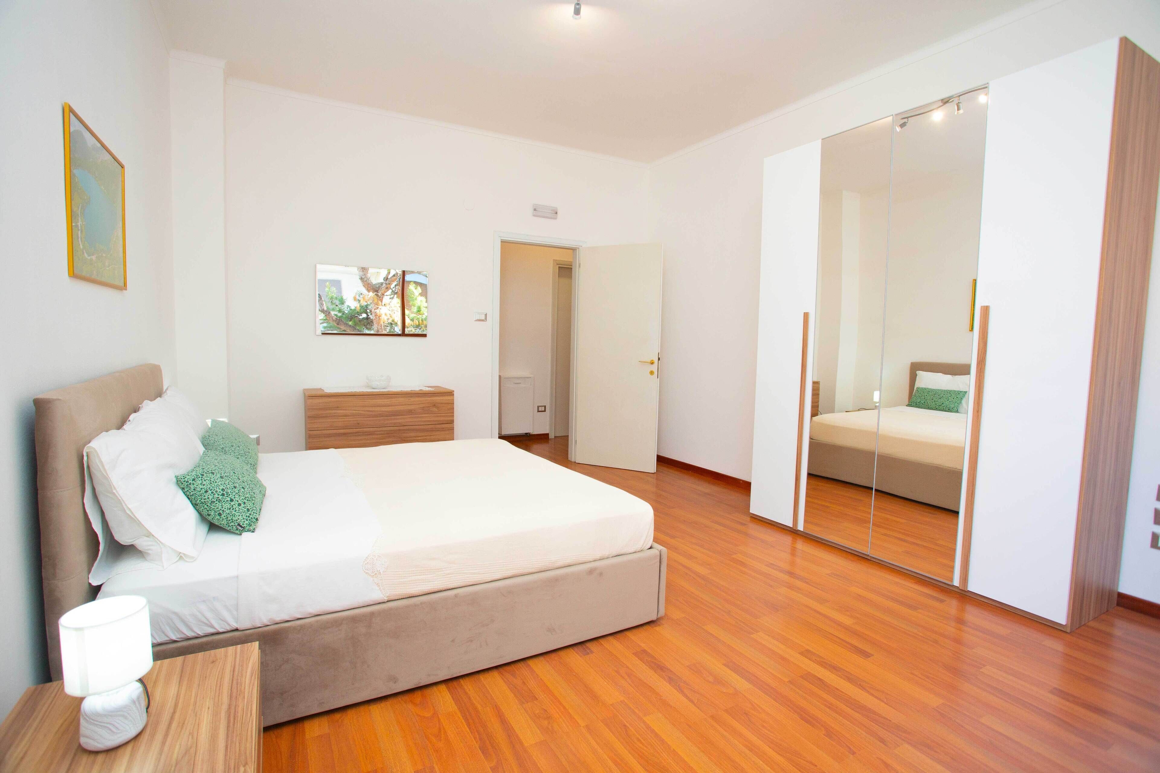 3 chambres, fer et planche à repasser, Wi-Fi, draps fournis