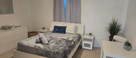 1 habitación, wifi y ropa de cama
