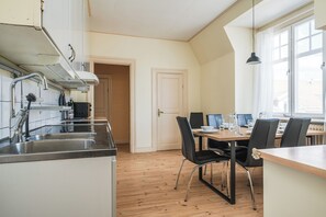 Dining - Comfort Meets Style in Central Norberg (Västmanlands län)