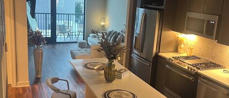 Micro-ondas, fogão, cooktop, lava-louças