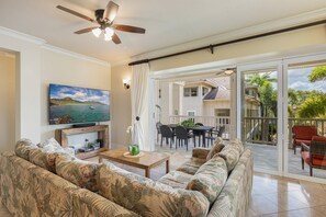 Smart TV, lettore DVD, libri, videoteca