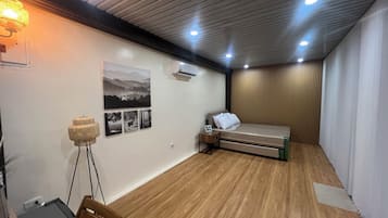 3 chambres, fer et planche à repasser, Wi-Fi, draps fournis