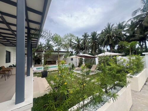 Surf escape in the beautiful Baler, steps from the beach, Peaceful and relaxing.