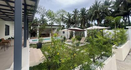 Surf escape in the beautiful Baler, steps from the beach, Peaceful and relaxing.