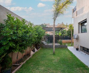 Property grounds - Villa in the heart of Marrakech city center, with a private pool. (Marrakesh)