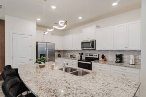 บ้านพัก | 5 ห้องนอน