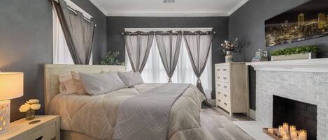 3 habitaciones, escritorio, tabla de planchar con plancha y wifi gratis