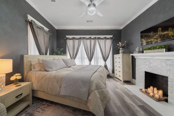 3 bedrooms, desk, iron/ironing board, free WiFi