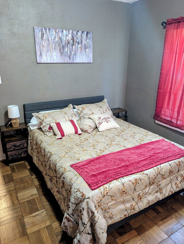 2 bedrooms, iron/ironing board, WiFi, bed sheets