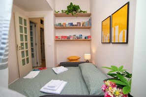 2 bedrooms, desk, iron/ironing board, travel cot
