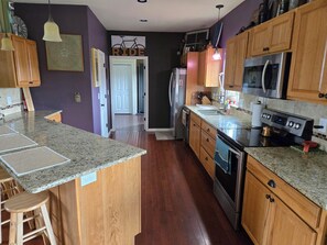 Microondas, horno, parrilla de estufa y lavavajillas 