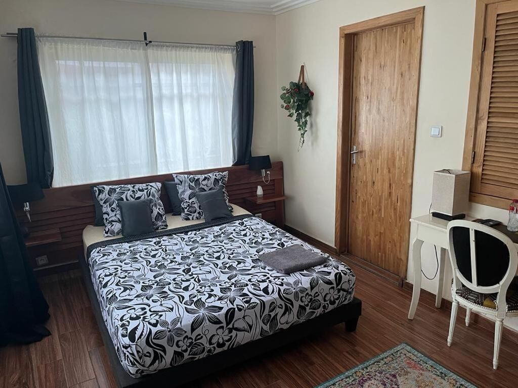 雙人房 | 房內夾萬、熨斗/熨衫板、免費 Wi-Fi