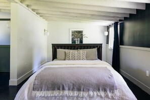 1 soverom, skrivebord og wi-fi