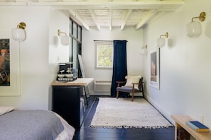 1 dormitorio, tabla de planchar con plancha, wifi y ropa de cama