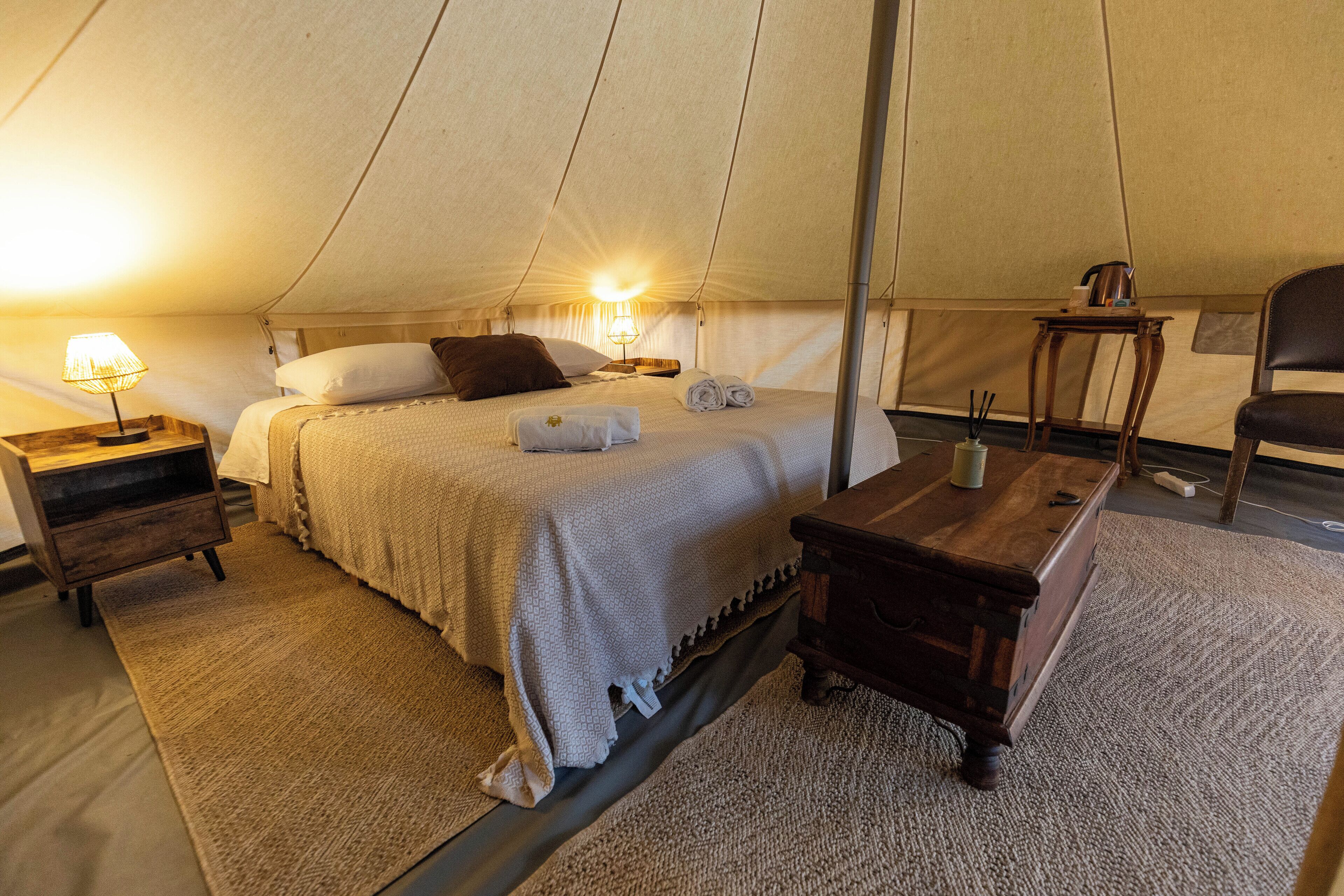 1 bedroom, iron/ironing board, internet, bed sheets