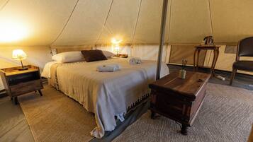 1 bedroom, iron/ironing board, internet, bed sheets