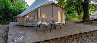OAK glamping relax, CAUTHA cushy tent romantic and stylish, in a magical forest