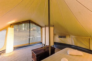 1 chambre, fer et planche à repasser, accès Internet, draps fournis