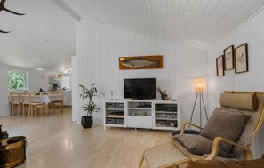 TV, fireplace - 3 bedroom amazing home in Aabybro (Aabybro)