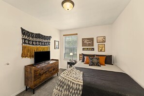 2 soverom, strykejern/-brett, wi-fi og sengetøy