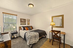 2 chambres, fer et planche à repasser, Wi-Fi, draps fournis