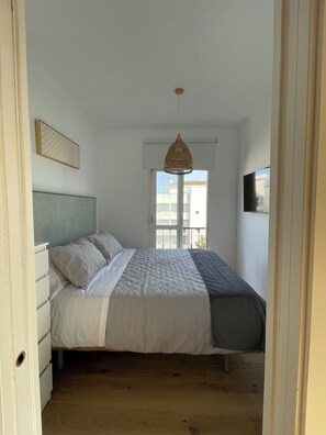2 chambres, fer et planche à repasser, Wi-Fi gratuit, draps fournis