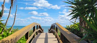 Beachfront Condo 2-bedroom in fabulous Vero Beach with Gym and Heated Pool.