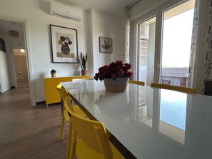 Dining - Ideal family apartment in north Rome area with parking space and balcony (Roma)