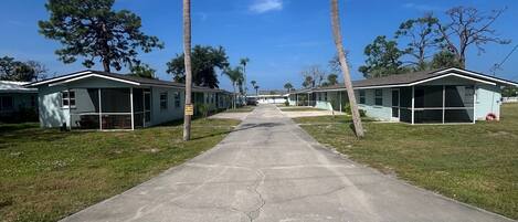 المنطقة المحيطة بالمنشأة