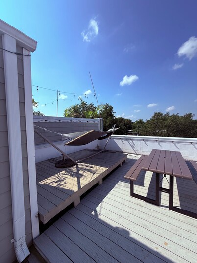 Boutique Style Townhome - Rooftop w/Breathtaking Washington DC Skyline Views