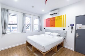 Deluxe King | Iron/ironing board, free WiFi, bed sheets - JGSTAY - Times Square (New York)