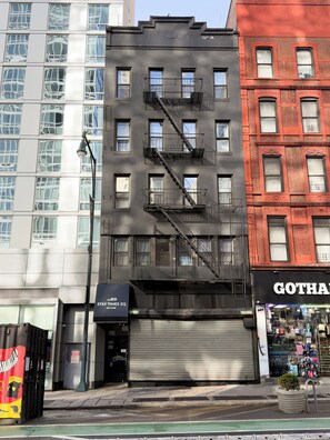 Front of property - JGSTAY - Times Square (New York)