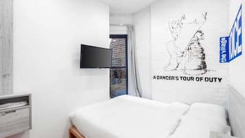 Iron/ironing board, free WiFi, bed sheets