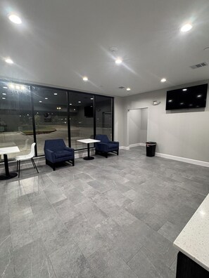 Lobby sitting area - Studio 6 – Humble, Tx (Humble)