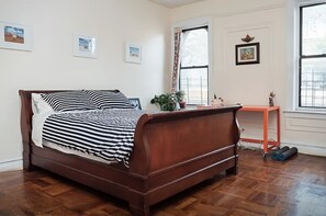 2 bedrooms, WiFi, bed sheets, wheelchair access