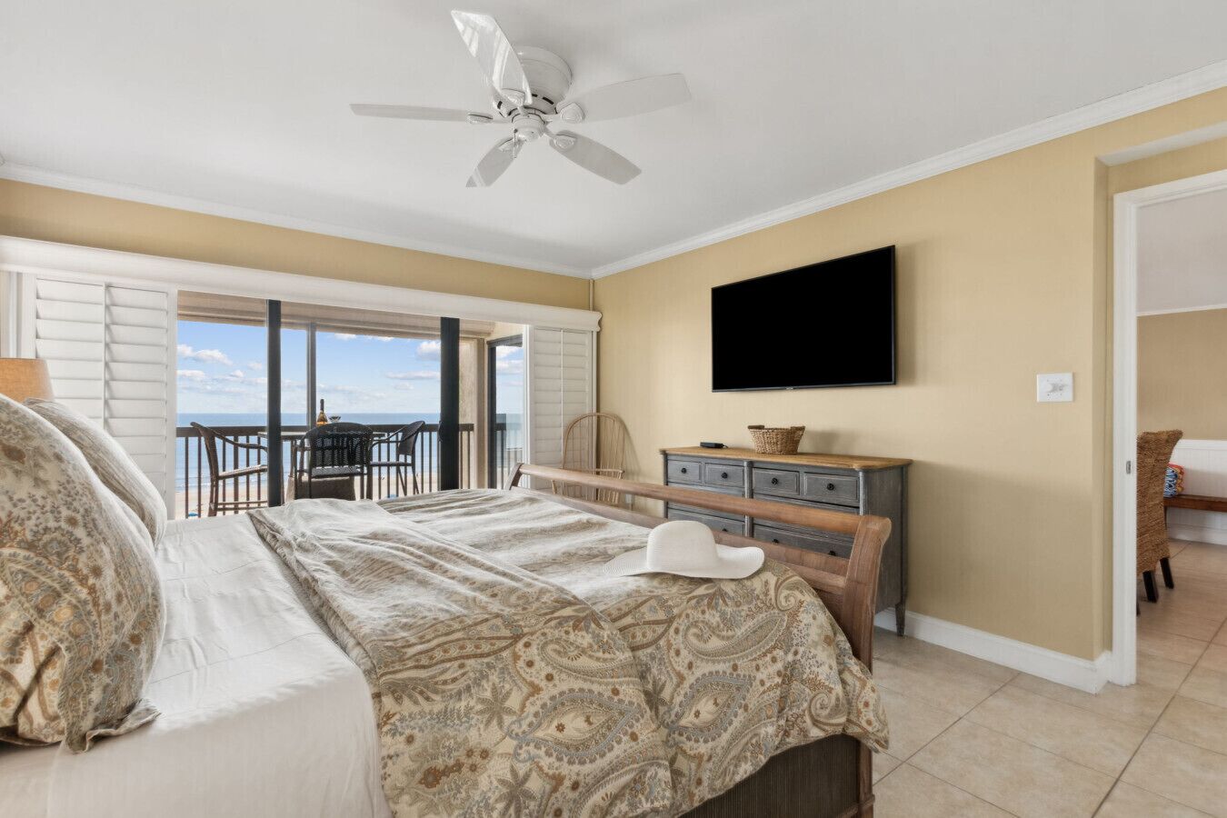 2 Schlafzimmer, Schreibtisch, Bügeleisen/Bügelbrett, Reisekinderbett