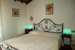 1 Schlafzimmer, Bügeleisen/Bügelbrett, Bettwäsche