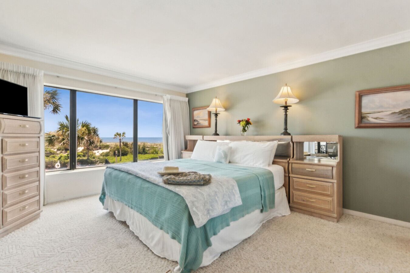 2 Schlafzimmer, Schreibtisch, Bügeleisen/Bügelbrett, Reisekinderbett