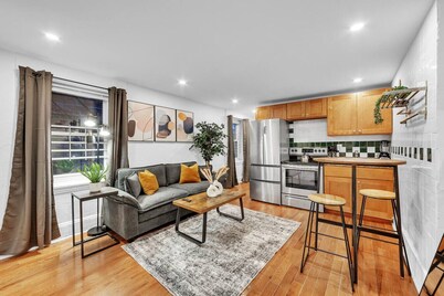 Cozy Center City 1BR apartment w/Patio!