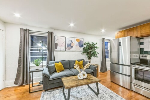 Cozy Center City 1BR apartment w/Patio!