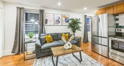Cozy Center City 1BR apartment w/Patio!