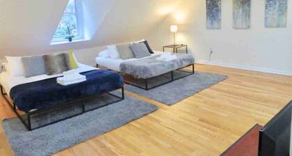 In the heart of Center City! Large bi-level 3/2