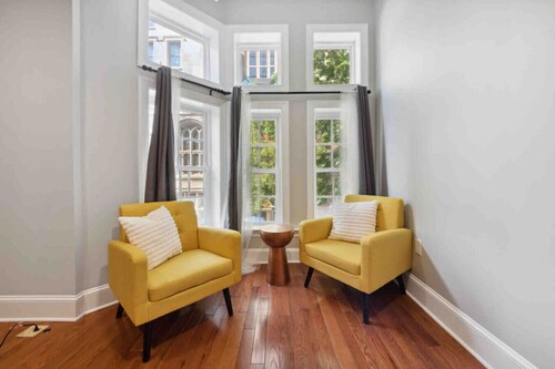 BRAND NEW 4/4 Center City w/Roof PATIO Sleeps 20