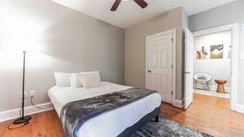 4 bedrooms, desk, iron/ironing board, WiFi