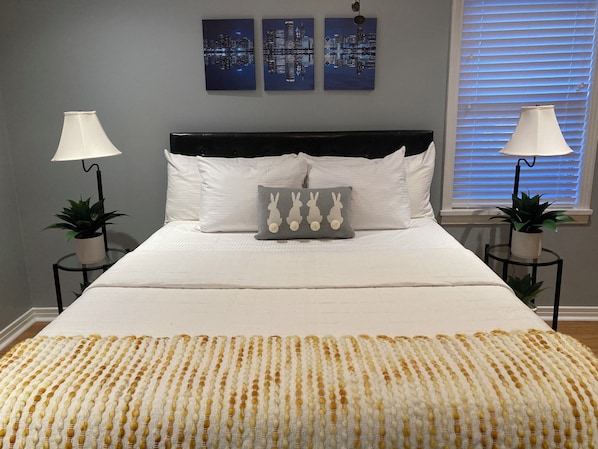 3 bedrooms, iron/ironing board, WiFi, bed sheets