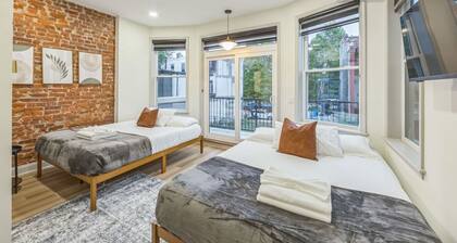 New 2/2 Across from Fairmount Park | 10 mins to DT