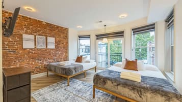 2 habitaciones, escritorio, tabla de planchar con plancha y wifi