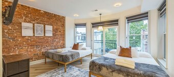 Bi-Level 2/2 w/Rooftop | Sleeps 12 | 10 min to DT
