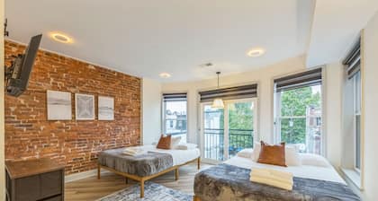Bi-Level 2/2 w/Rooftop | Sleeps 12 | 10 min to DT