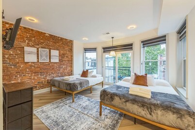 Bi-Level 2/2 w/Rooftop | Sleeps 12 | 10 min to DT